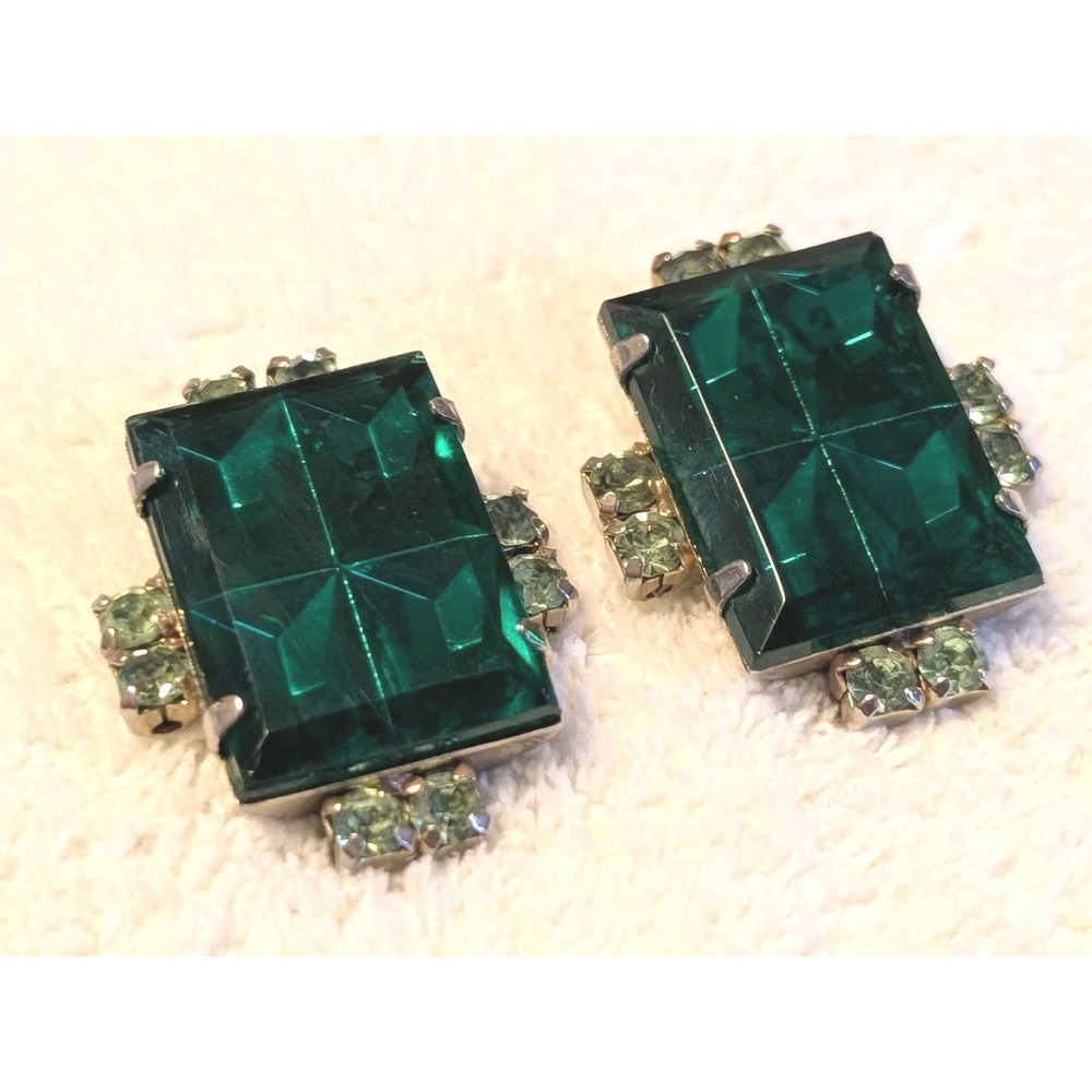 Vintage Emerald Green Glass Rhinestone Clip On Earrings Art Deco Style